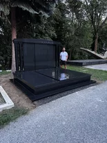 Bratislava Slávičie Údolie - rodinná hrobka