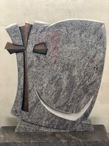 pomník s krížom