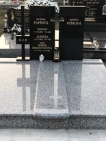 pomník s krížom - Fr. Tarn, Absolut Black